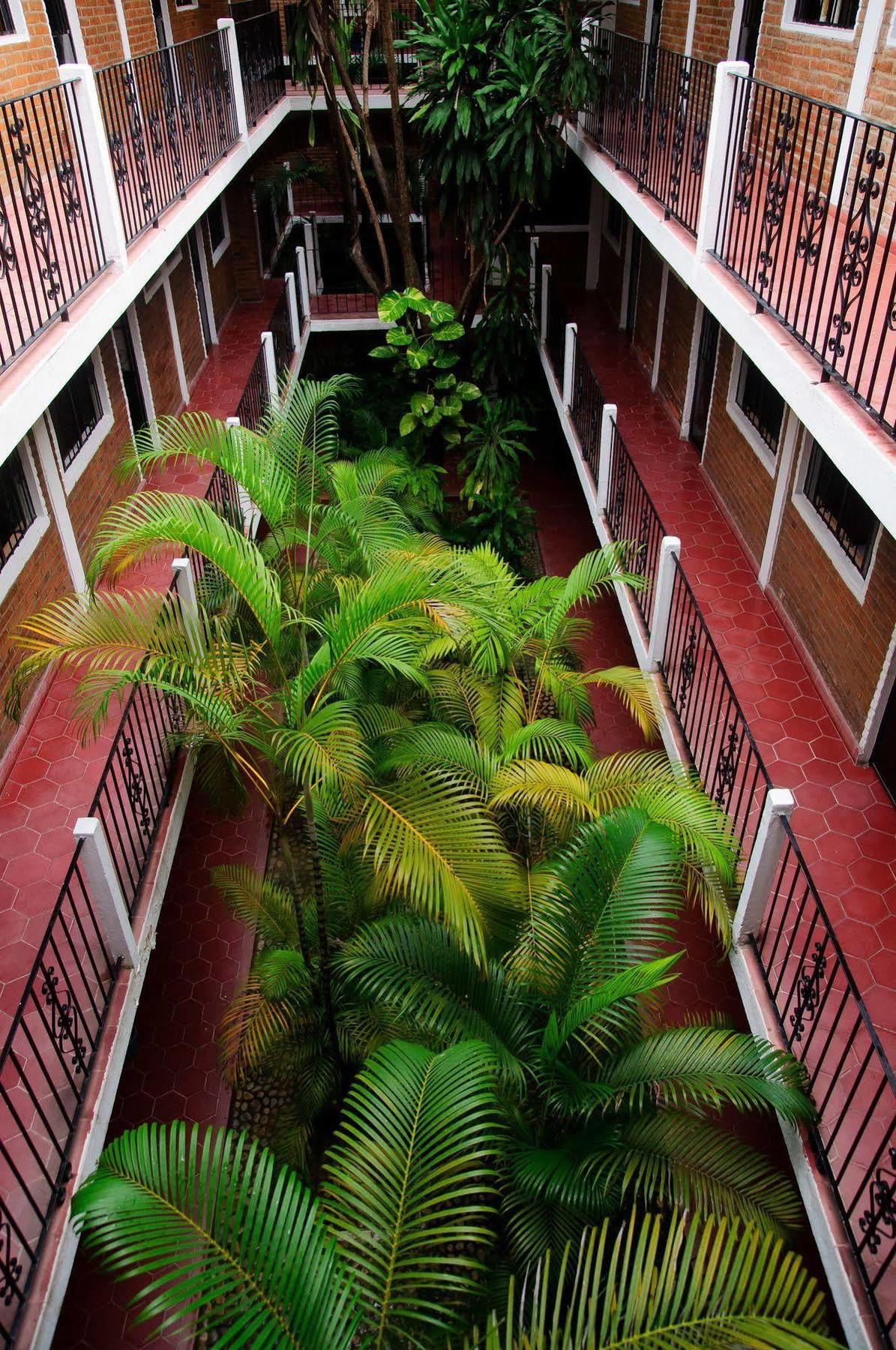 Hotel Azteca Puerto Vallarta Exteriör bild